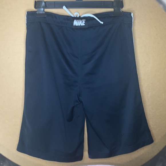 Large Black Nike Boys Athletic Shorts - Picture 3 of 5